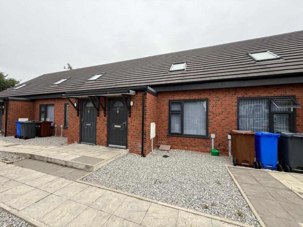 2 bed Mews for rent in Bury. From Pearson Ferrier - Bury 2 bed Mews for rent in Bury. From Pearson Ferrier - Bury