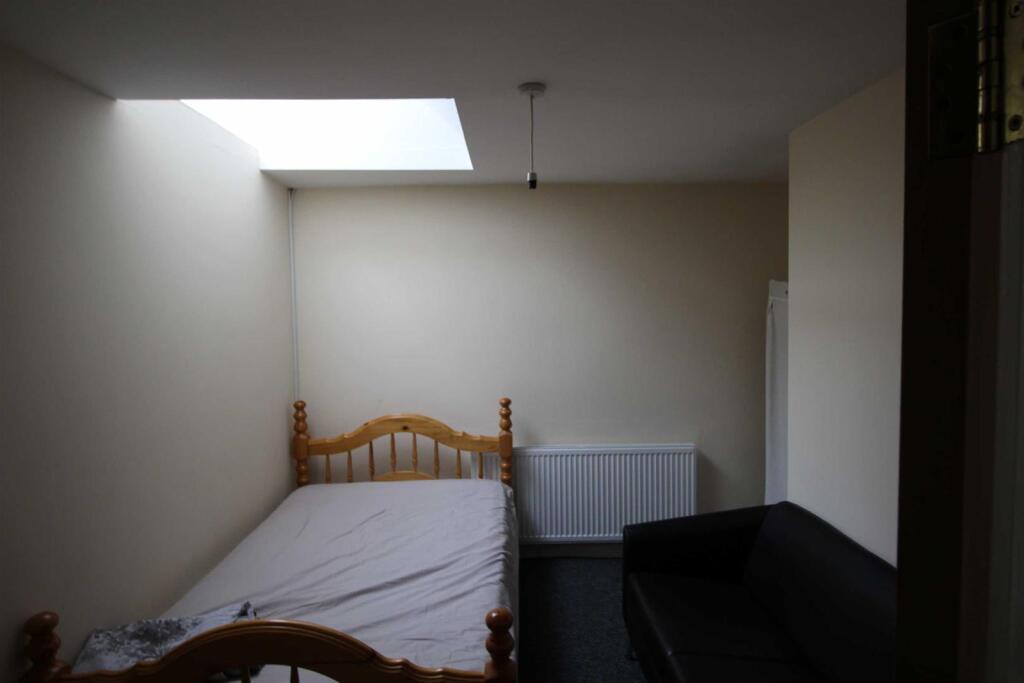 1 bed Flat Share for rent in Manchester. From Pearson Ferrier - Cheetham Hill