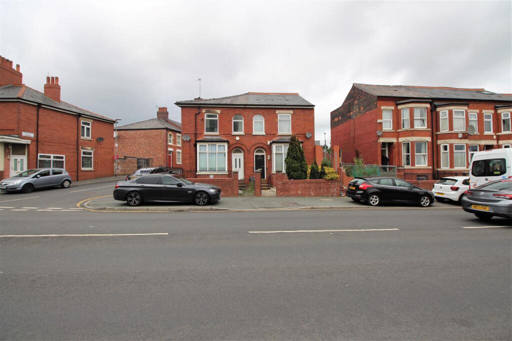 2 bed Semi Detached for rent in Manchester. From Pearson Ferrier - Cheetham Hill