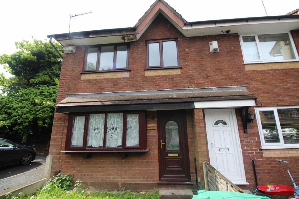 3 bed Semi Detached for rent in Charlestown. From Pearson Ferrier - Cheetham Hill