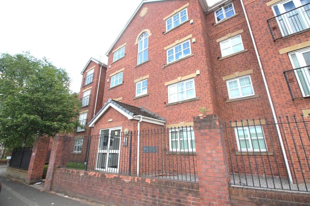 2 bed 1st Floor Flat for rent in Charlestown. From Pearson Ferrier - Cheetham Hill