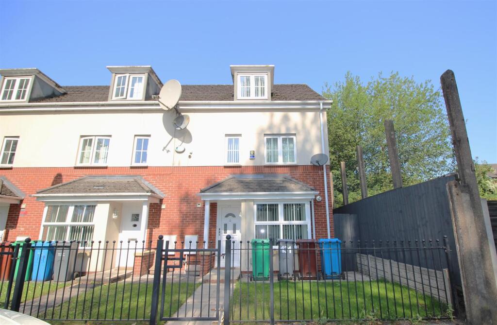 4 bed Town House for rent in Manchester. From Pearson Ferrier - Cheetham Hill
