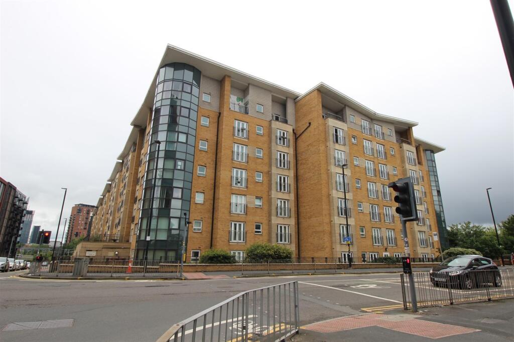 2 bed 1st Floor Flat for rent in Salford. From Pearson Ferrier - Cheetham Hill