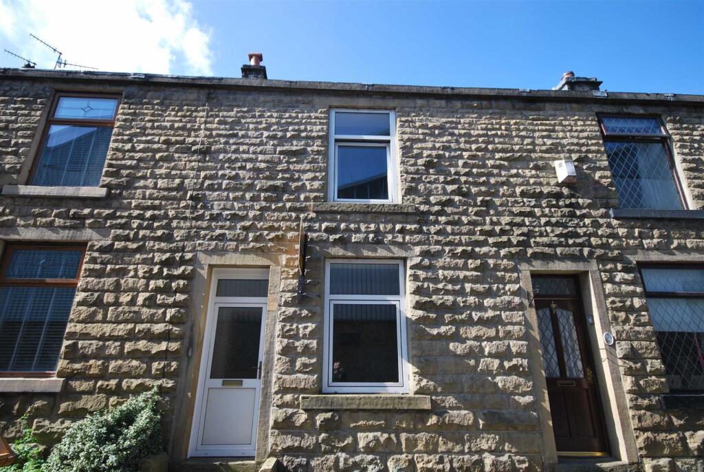 2 bed Mid Terraced House for rent in Ramsbottom. From Pearson Ferrier - Ramsbottom