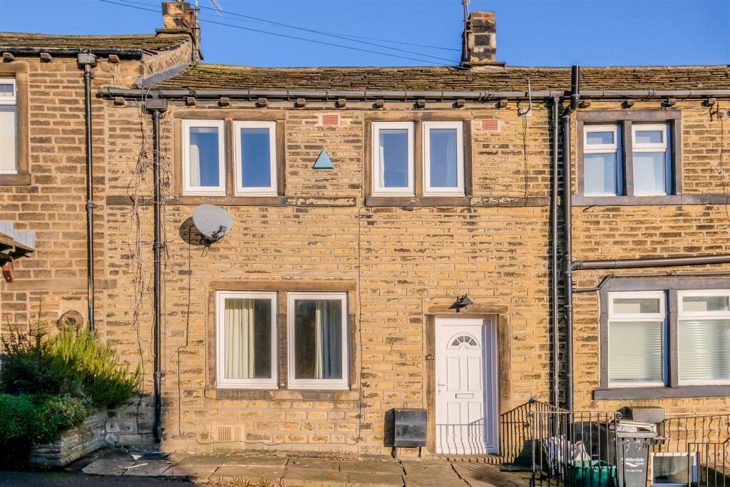 2 bed Cottage for rent in Halifax. From Peter David Properties Ltd  - Halifax