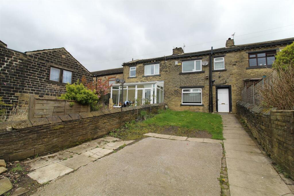 2 bed Cottage for rent in Shelf. From Peter David Properties Ltd  - Halifax