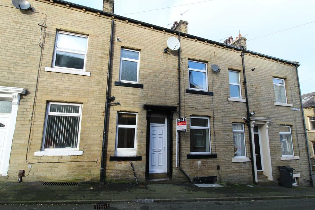 2 bed Mid Terraced House for rent in Halifax. From Peter David Properties Ltd  - Halifax