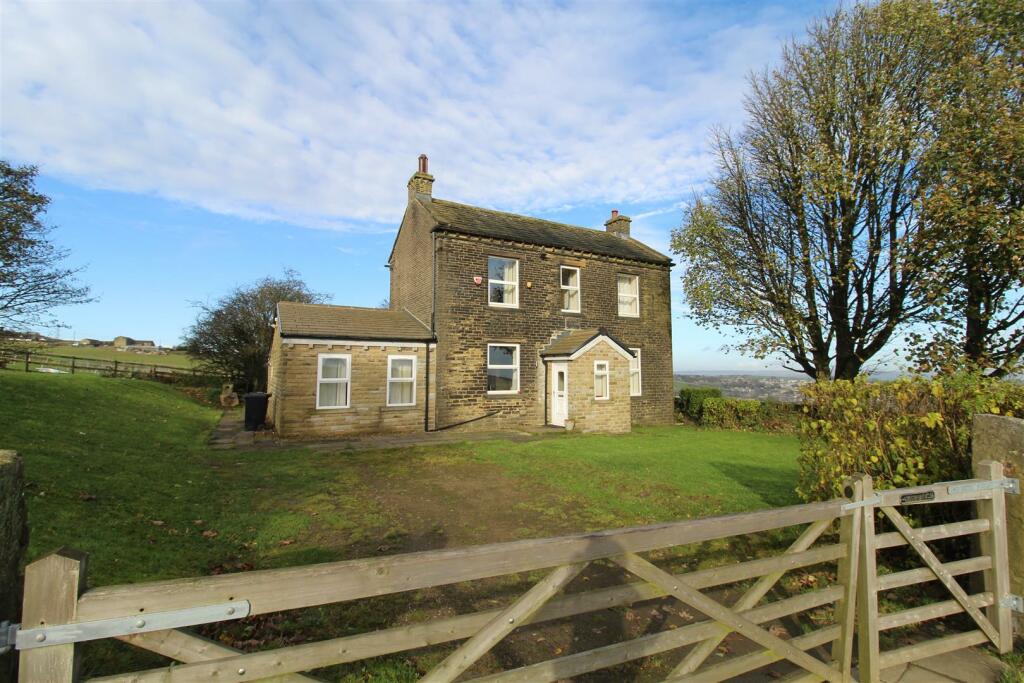 4 bed Detached House for rent in Bradford. From Peter David Properties Ltd  - Halifax