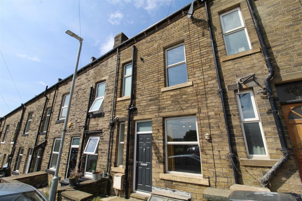 2 bed Mid Terraced House for rent in Hebden Bridge. From Peter David Properties - Halifax 2 bed Mid Terraced House for rent in Hebden Bridge. From Peter David Properties - Halifax