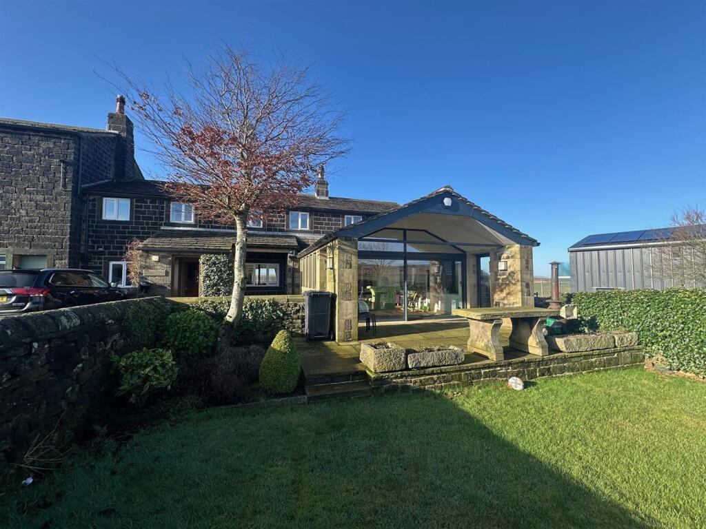 4 bed Farm House for rent in Hebden Bridge. From Peter David Properties - Halifax