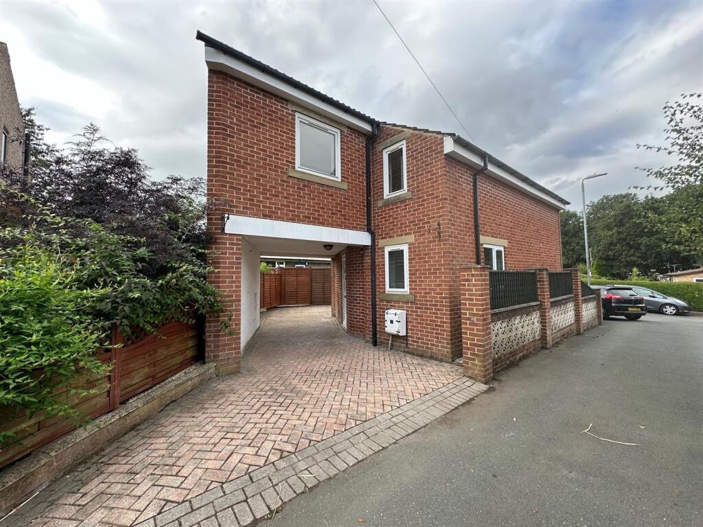 3 bed Detached for rent in Mytholmroyd. From Peter David Properties - Halifax