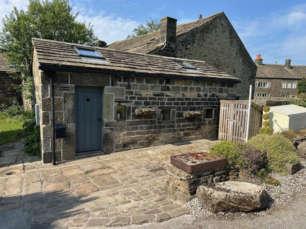 1 bed Cottage for rent in Heptonstall. From Peter David Properties - Halifax
