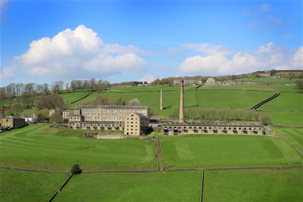 2 bed Penthouse for rent in Luddenden. From Peter David Properties - Halifax 2 bed Penthouse for rent in Luddenden. From Peter David Properties - Halifax