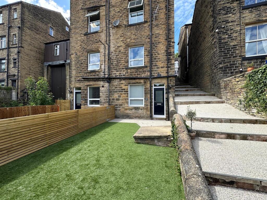 1 bed Apartment for rent in Ripponden Wood. From Peter David Properties - Halifax