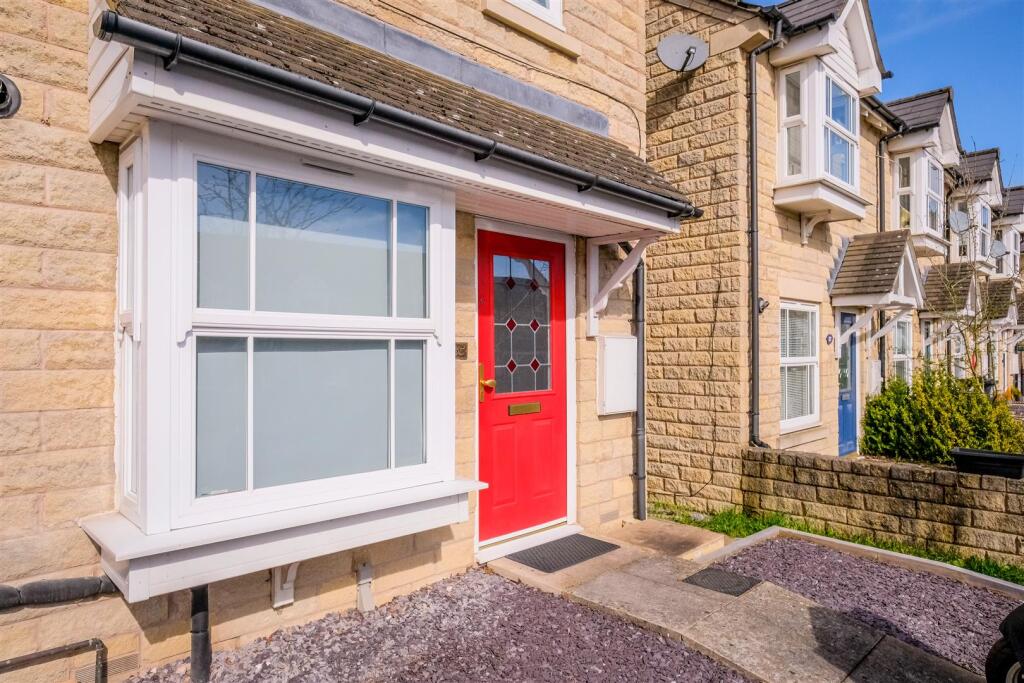2 bed End of Terrace for rent in Halifax. From Peter David Properties - Halifax
