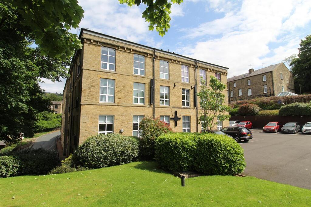2 bed Apartment for rent in Norland Town. From Peter David Properties - Halifax