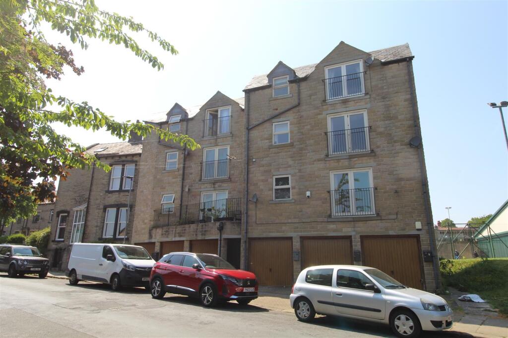 2 bed Apartment for rent in Halifax. From Peter David Properties - Halifax 2 bed Apartment for rent in Halifax. From Peter David Properties - Halifax