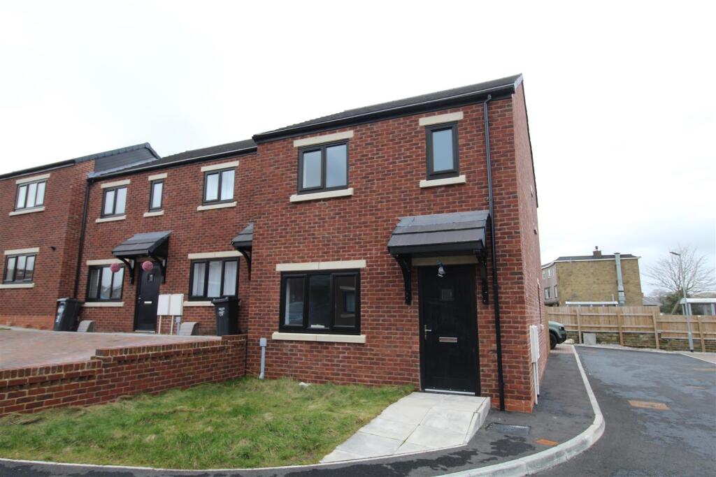 3 bed End of Terrace for rent in . From Peter David Properties - Halifax 3 bed End of Terrace for rent in . From Peter David Properties - Halifax