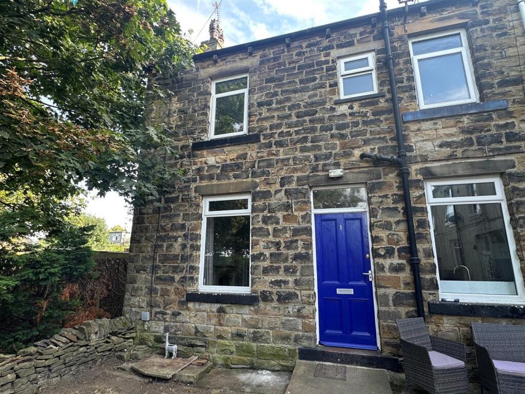 3 bed Mid Terraced House for rent in Cleckheaton. From Peter David Properties - Halifax 3 bed Mid Terraced House for rent in Cleckheaton. From Peter David Properties - Halifax
