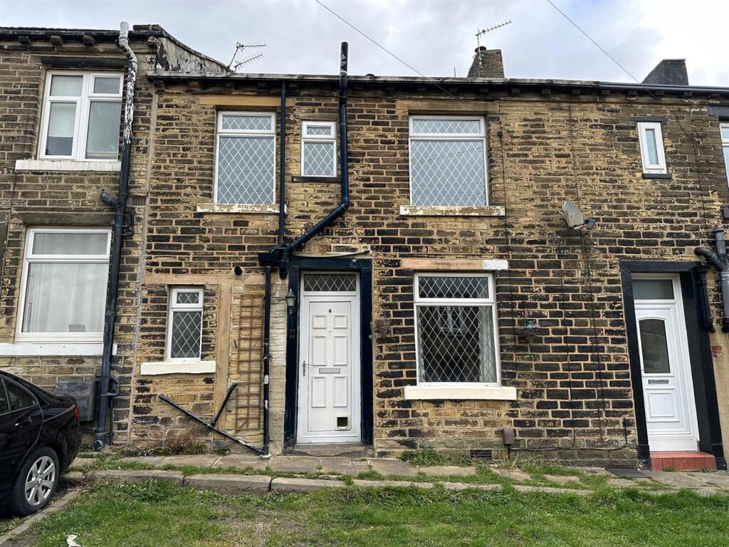 2 bed Mid Terraced House for rent in Halifax. From Peter David Properties - Halifax 2 bed Mid Terraced House for rent in Halifax. From Peter David Properties - Halifax