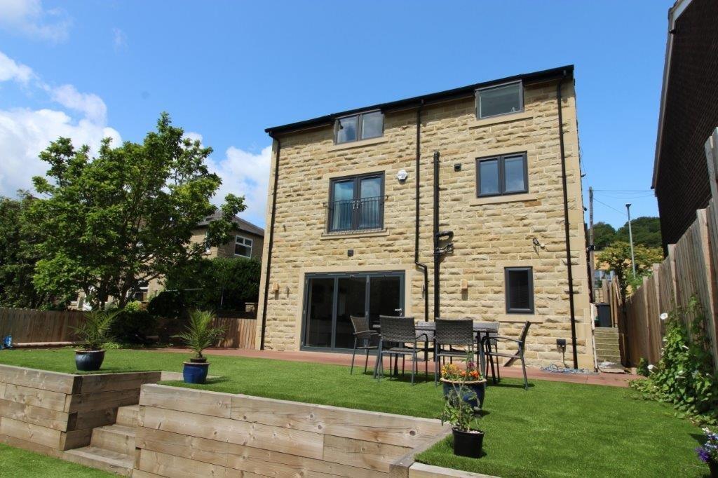 4 bed Detached for rent in Stump Cross. From Peter David Properties - Halifax