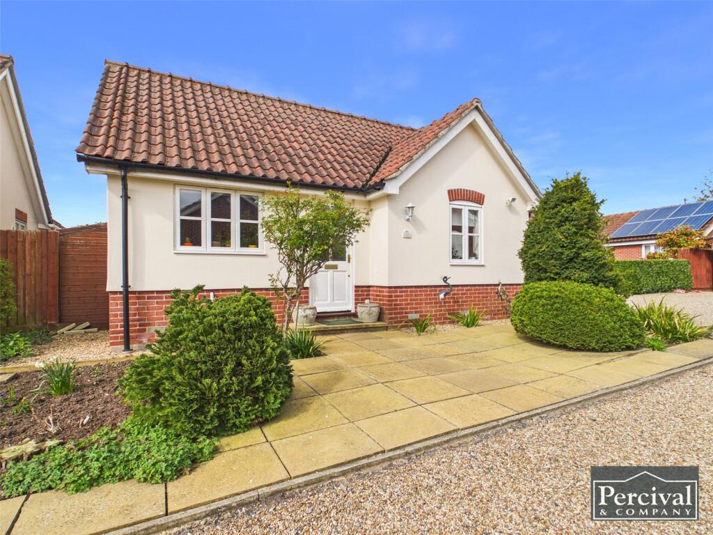 2 bed Bungalow for rent in Earls Colne. From Percival & Company - Earls Colne 2 bed Bungalow for rent in Earls Colne. From Percival & Company - Earls Colne