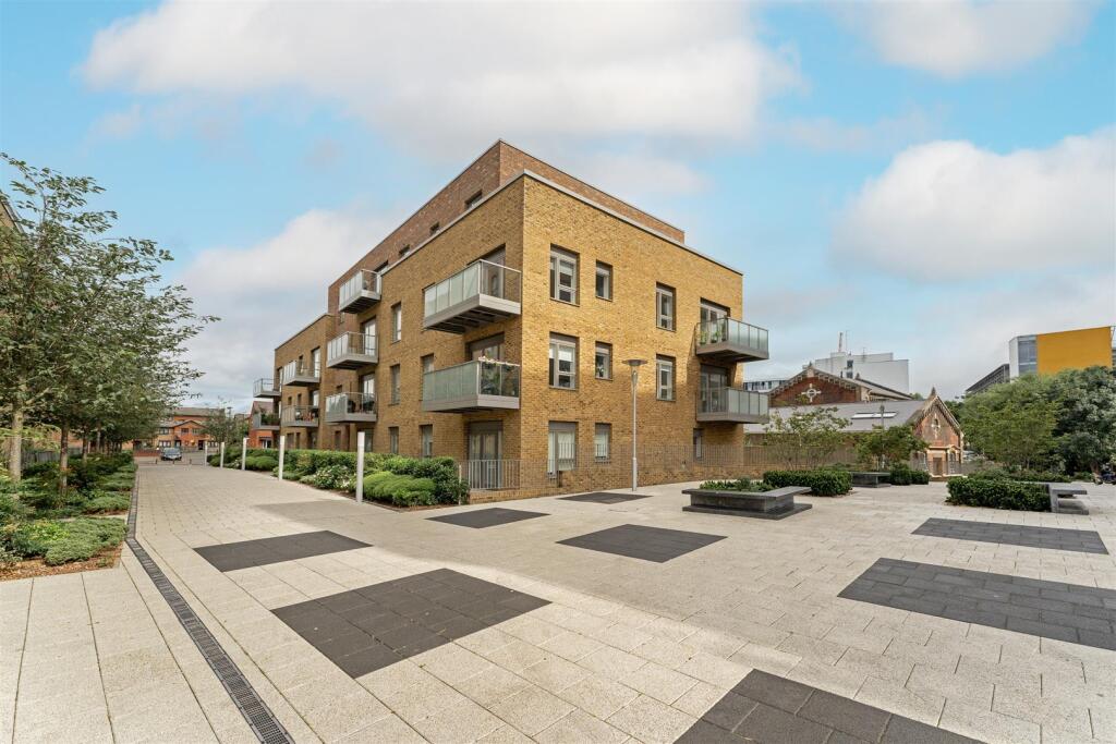 1 bed Apartment for rent in Hornsey. From Philip Alexander - N8