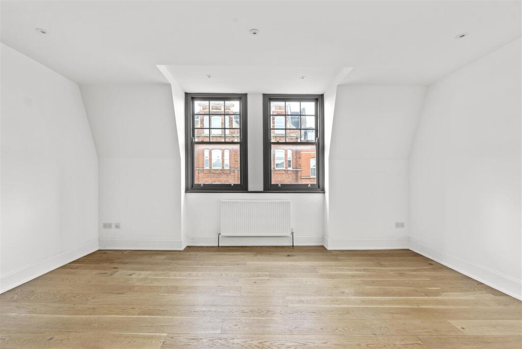 2 bed Duplex for rent in Hornsey. From Philip Alexander - N8 2 bed Duplex for rent in Hornsey. From Philip Alexander - N8