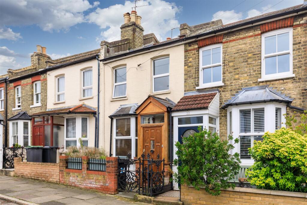 2 bed Mid Terraced House for rent in Wood Green. From Philip Alexander - N8
