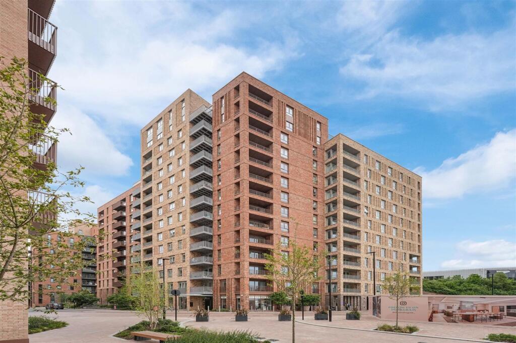 4 bed 1st Floor Flat for rent in Hornsey. From Philip Alexander - N8