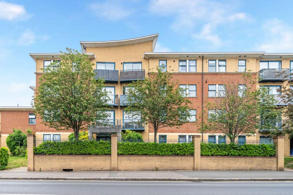 2 bed 1st Floor Flat for rent in Hornsey. From Philip Alexander - N8