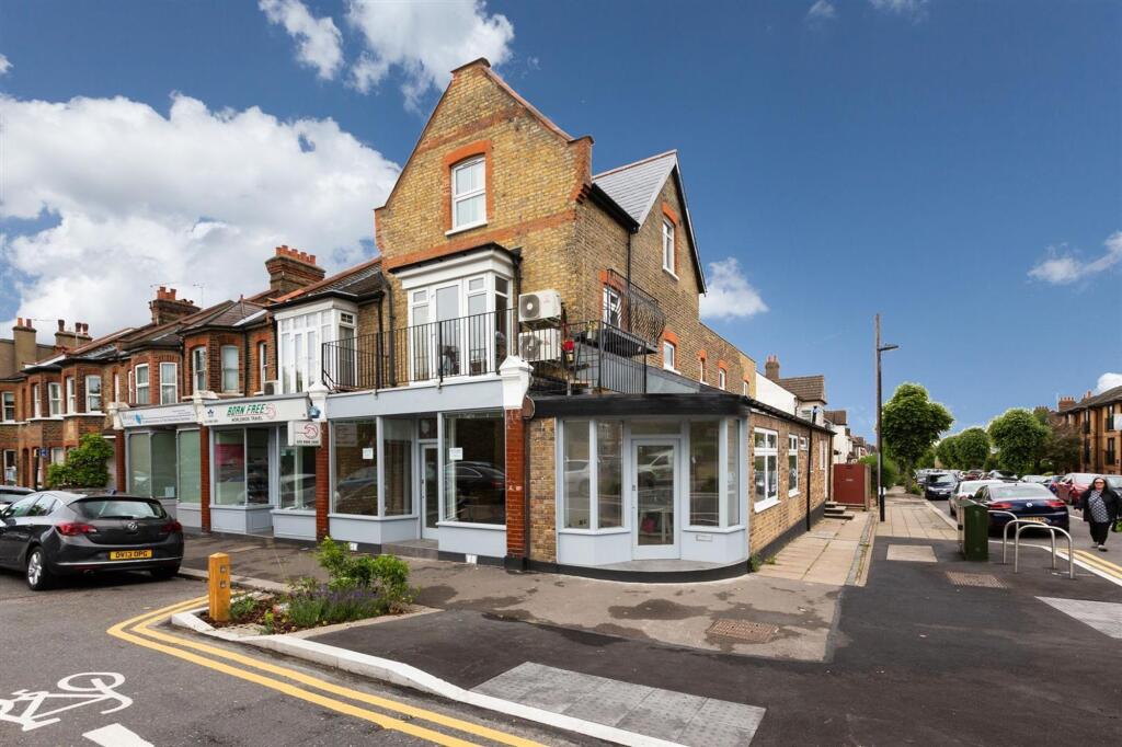 1 bed House (unspecified) for rent in Southgate. From Philip Alexander - N8