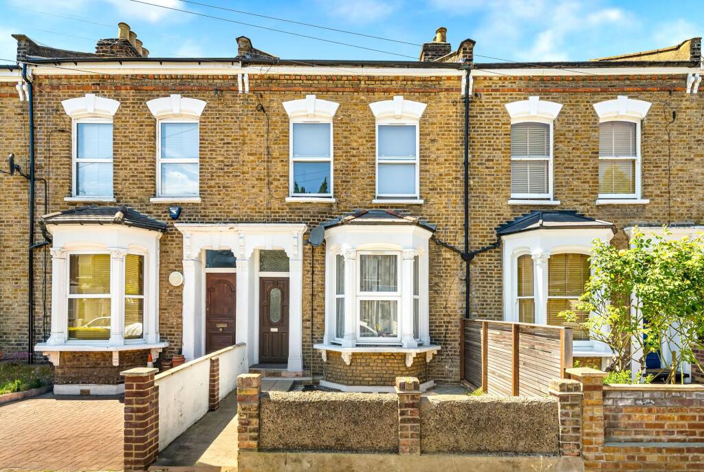 1 bed 1st Floor Flat for rent in Tottenham. From Philip Alexander - N8