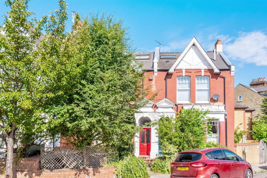 2 bed 1st Floor Flat for rent in Hornsey. From Philip Alexander - N8