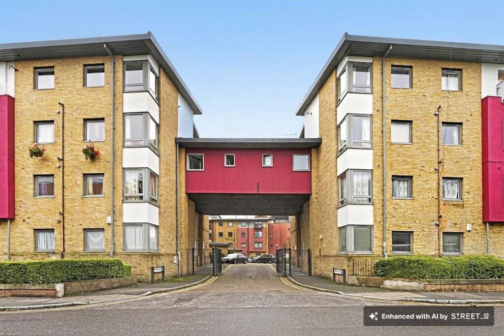 1 bed 1st Floor Flat for rent in Wood Green. From Philip Alexander - N8
