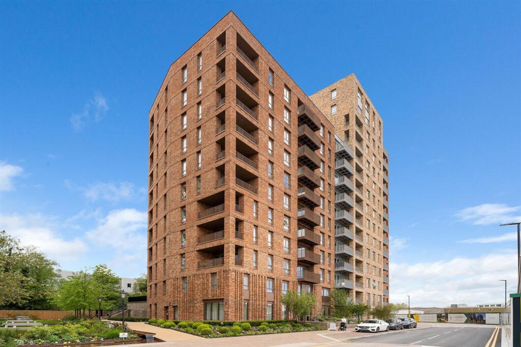 3 bed Apartment for rent in Hornsey. From Philip Alexander - N8 3 bed Apartment for rent in Hornsey. From Philip Alexander - N8