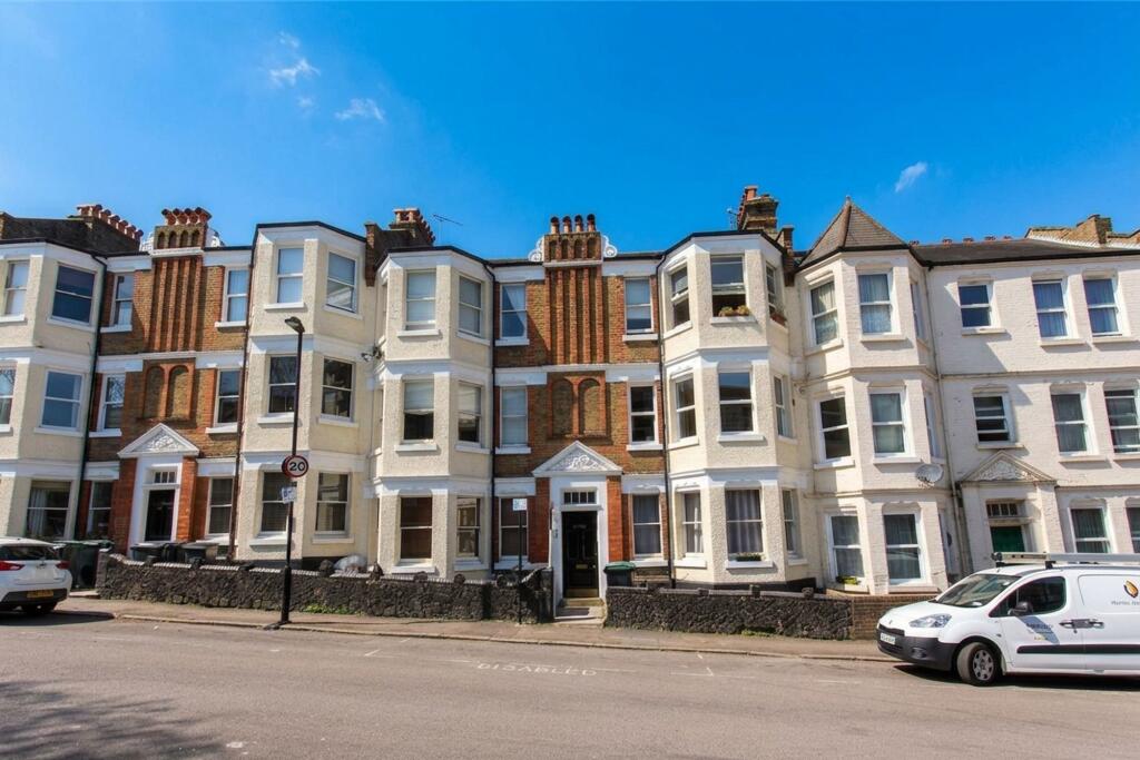 2 bed 1st Floor Flat for rent in Hornsey. From Philip Alexander - N8 2 bed 1st Floor Flat for rent in Hornsey. From Philip Alexander - N8