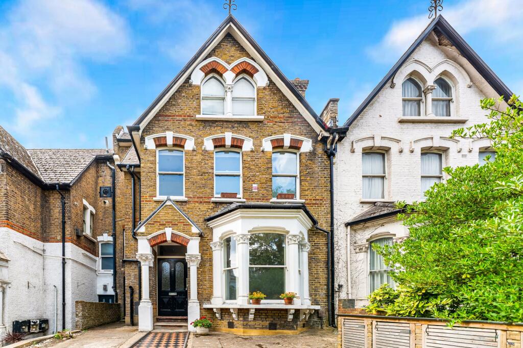 1 bed 1st Floor Flat for rent in Hornsey. From Philip Alexander - N8