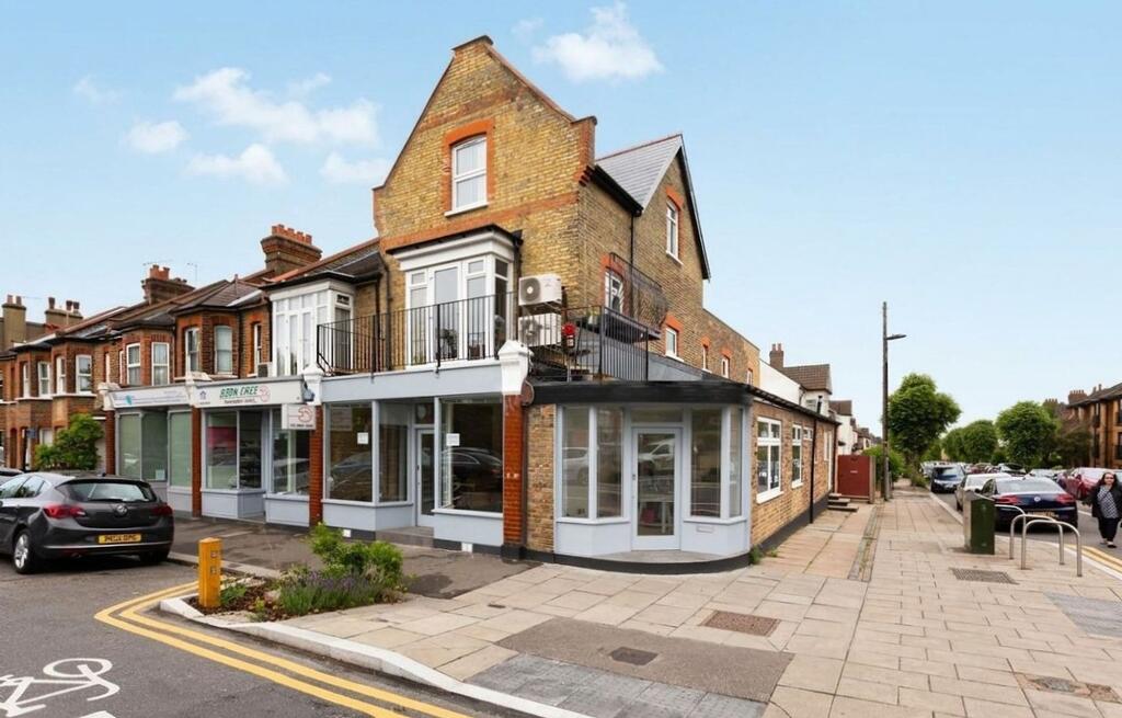 1 bed Apartment for rent in Southgate. From Philip Alexander - N8