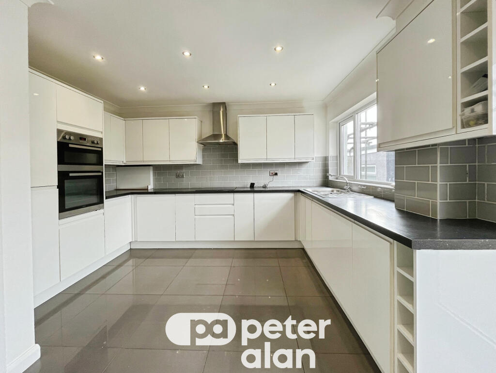 4 bed Detached for rent in Treoes. From Peter Alan - Bridgend