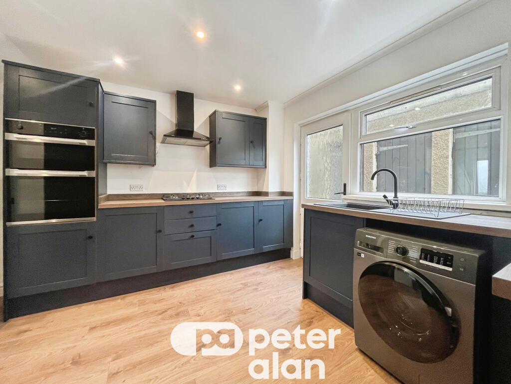 3 bed Semi Detached for rent in Y Pil. From Peter Alan - Bridgend