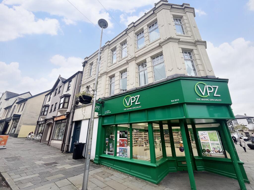 3 bed 1st Floor Flat for rent in Pontypool. From Peter Alan - Cwmbran