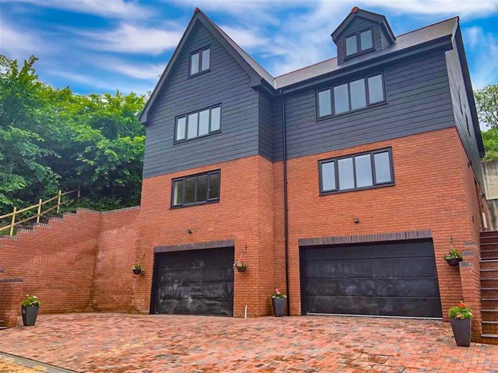4 bed Detached for rent in Pontypool. From Peter Alan - Cwmbran