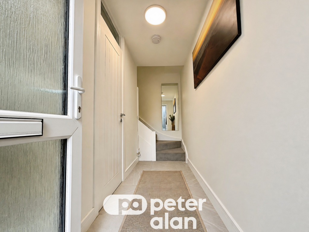 2 bed 1st Floor Flat for rent in Tongwynlais. From Peter Alan - Llanishen