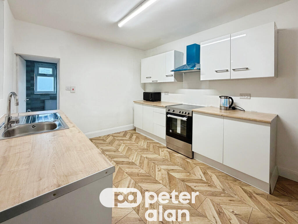 4 bed Mid Terraced House for rent in Maesteg. From Peter Alan - Maesteg