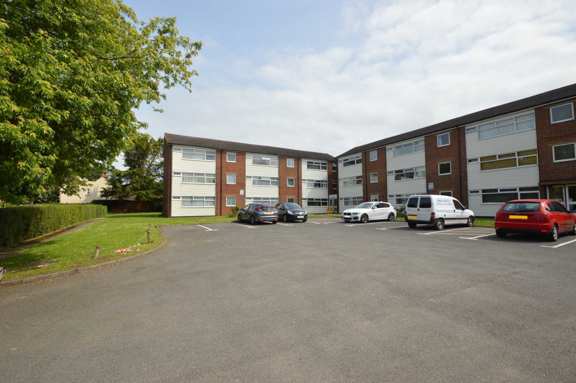 1 bed Apartment for rent in Addlestone. From Premier Lettings