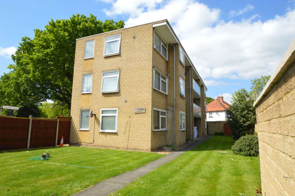 2 bed Apartment for rent in Feltham. From Premier Lettings