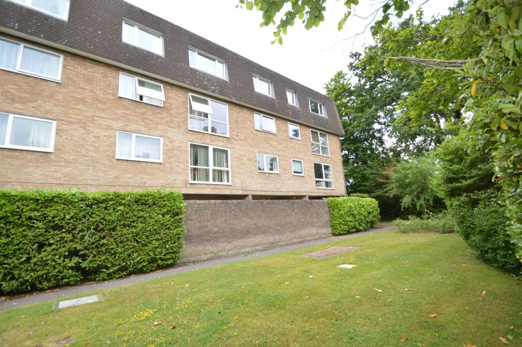 2 bed Apartment for rent in Addlestone. From Premier Lettings