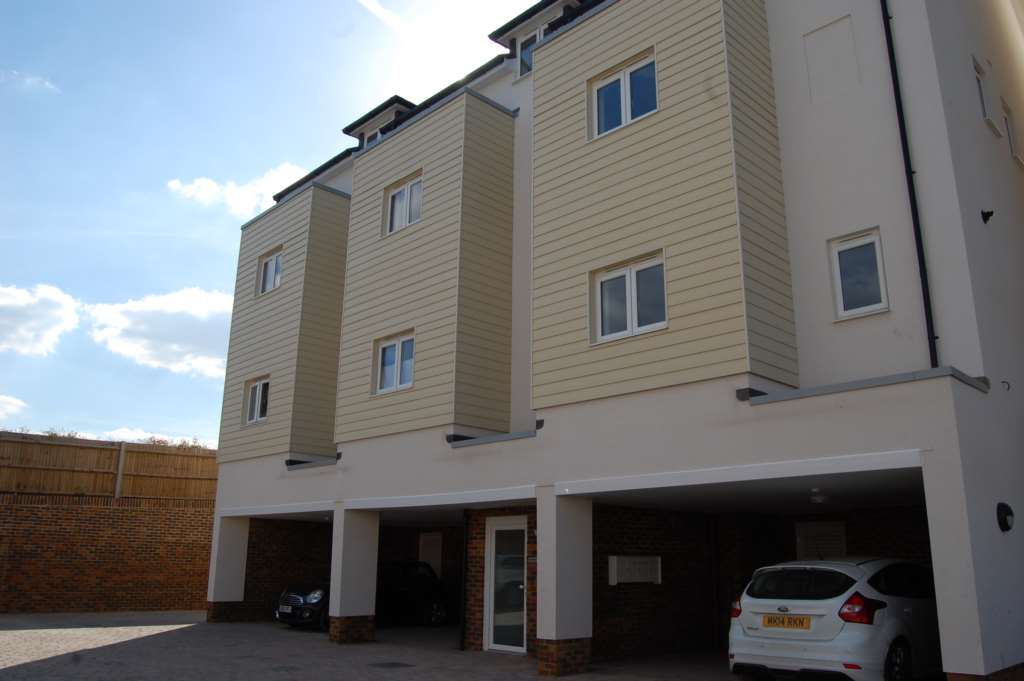 2 bed Apartment for rent in Addlestone. From Premier Lettings