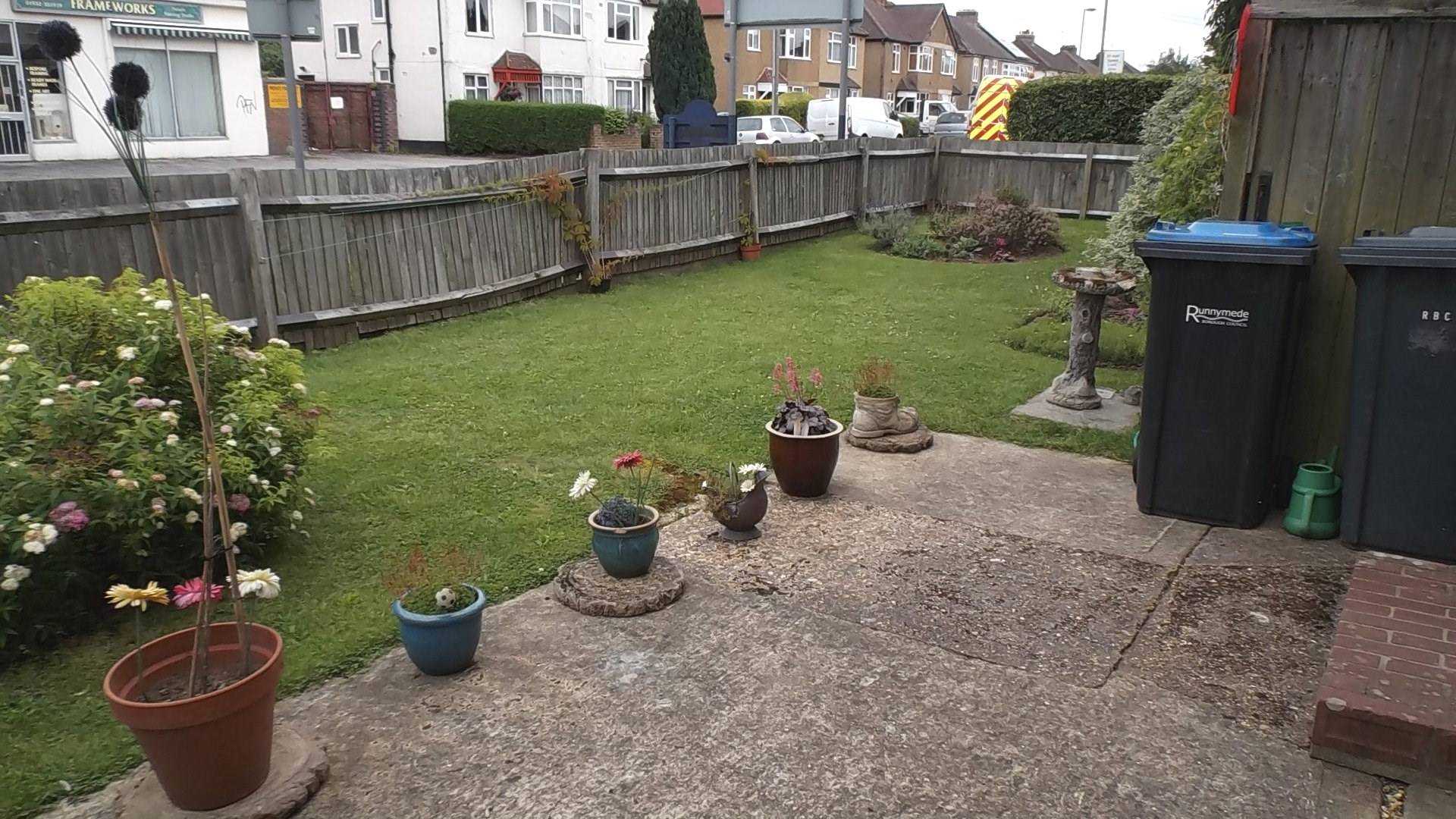 2 bed Annexe for rent in Addlestone. From Premier Lettings